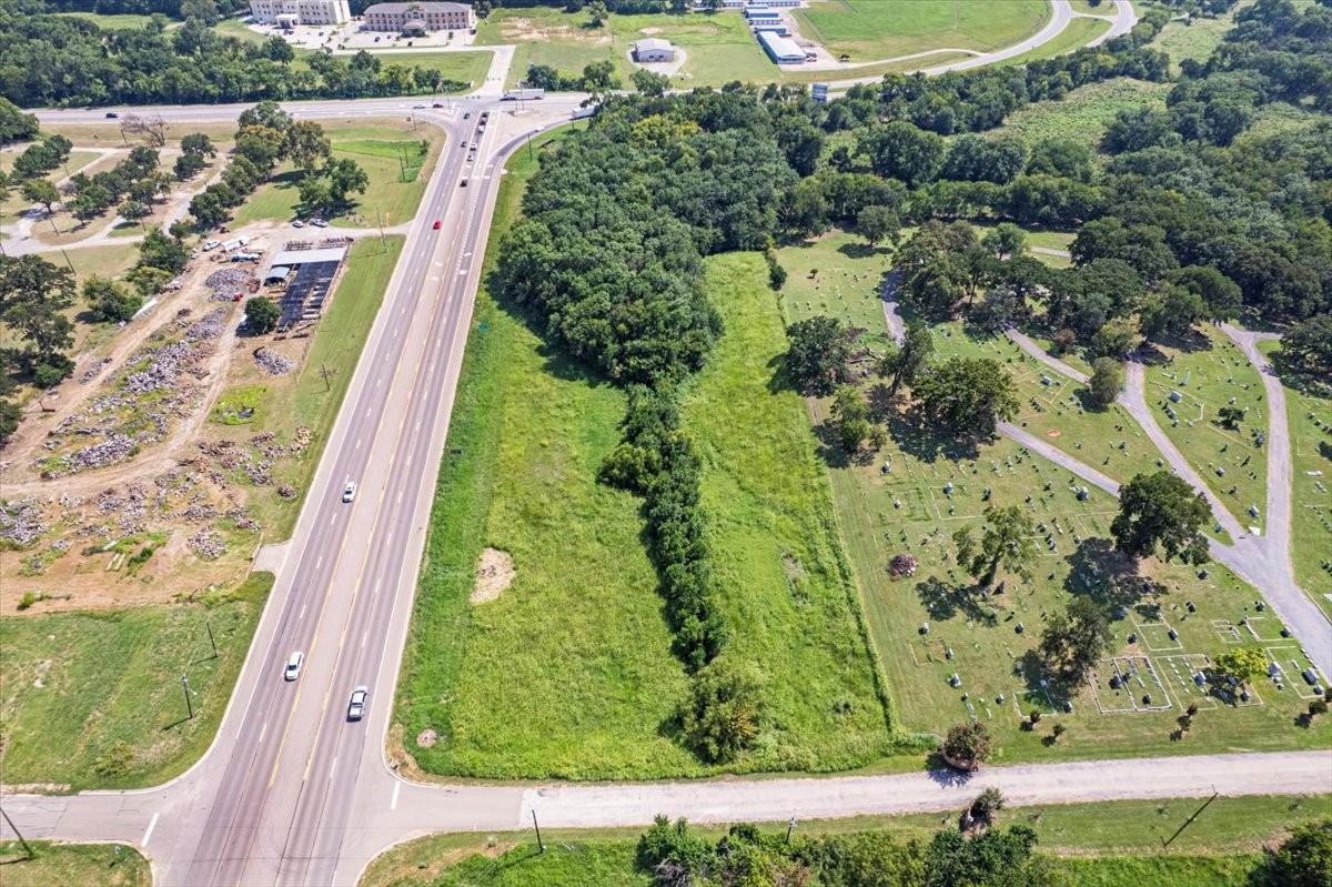 Westside N Tx-121 Highway Bonham TX 75418
