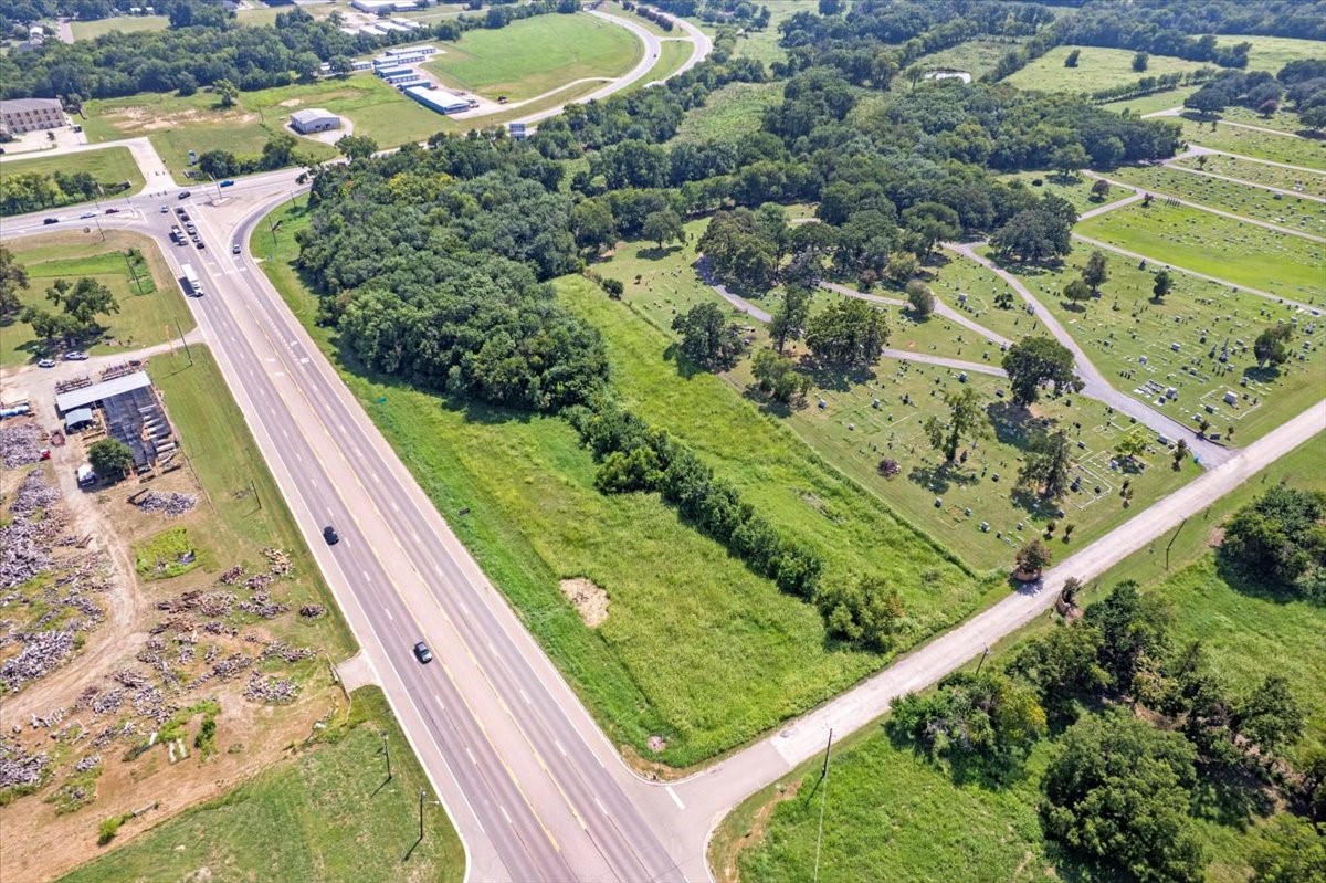 Westside N Tx-121 Highway Bonham TX 75418