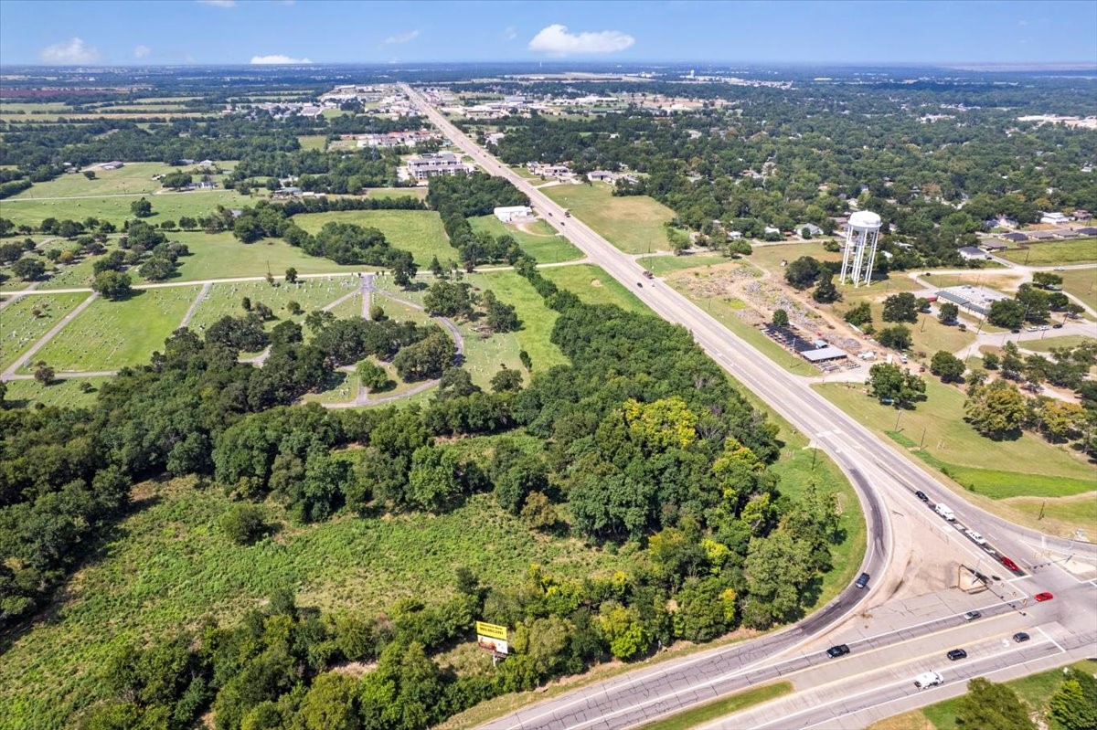Westside N Tx-121 Highway Bonham TX 75418