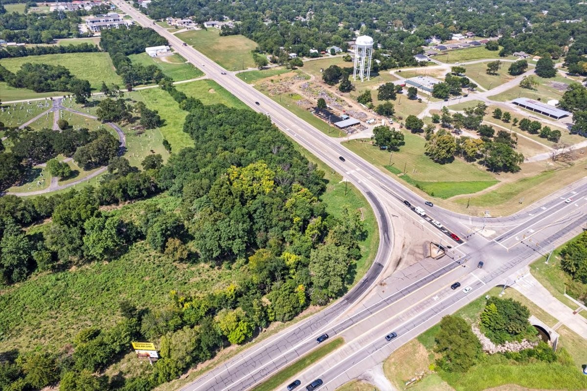 Westside N Tx-121 Highway Bonham TX 75418