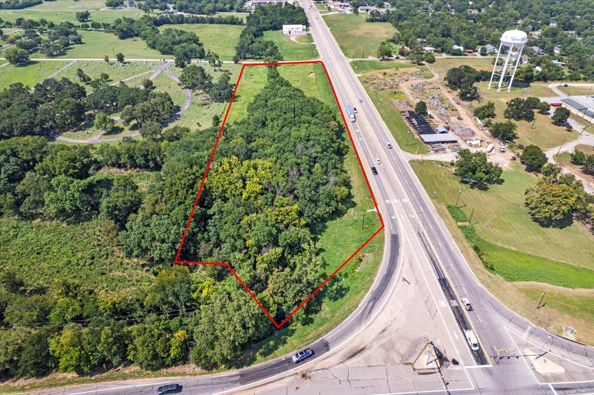 Westside N Tx-121 Highway Bonham TX 75418