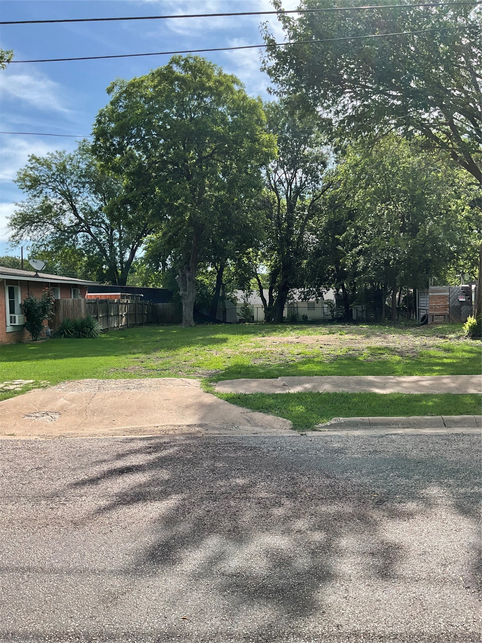 605 S Colbert Avenue Sherman TX 75090