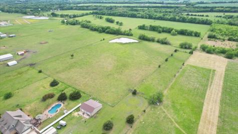 099 East Line Whitewright TX 75491