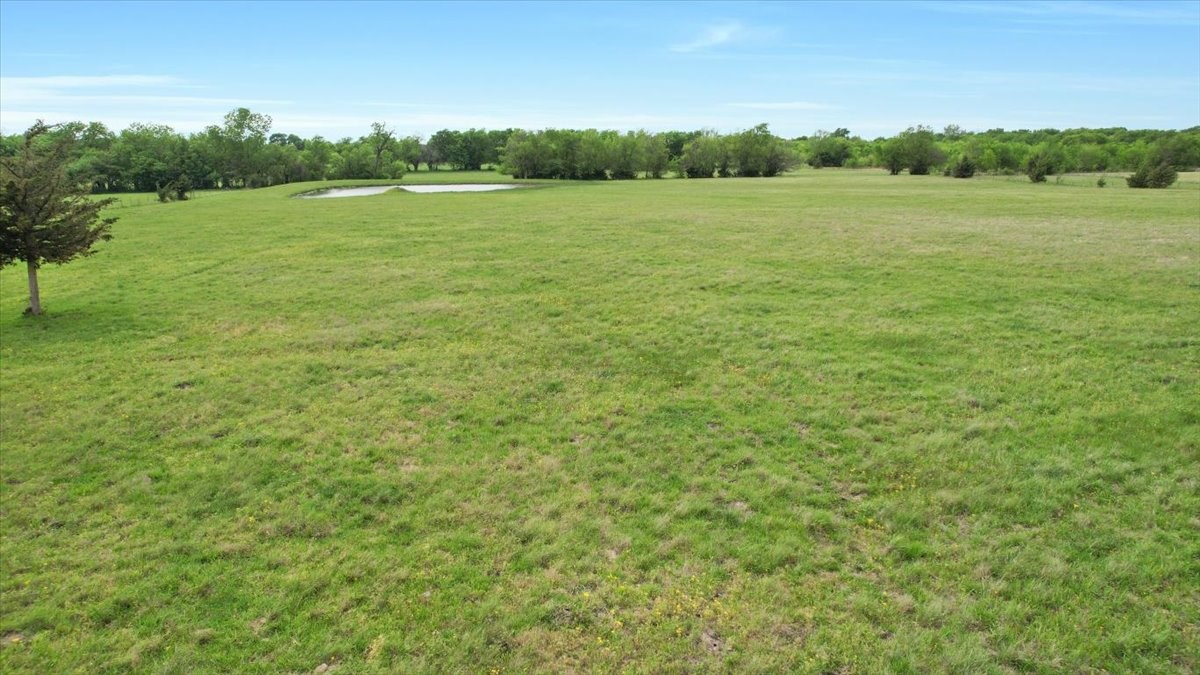 099 East Line Whitewright TX 75491