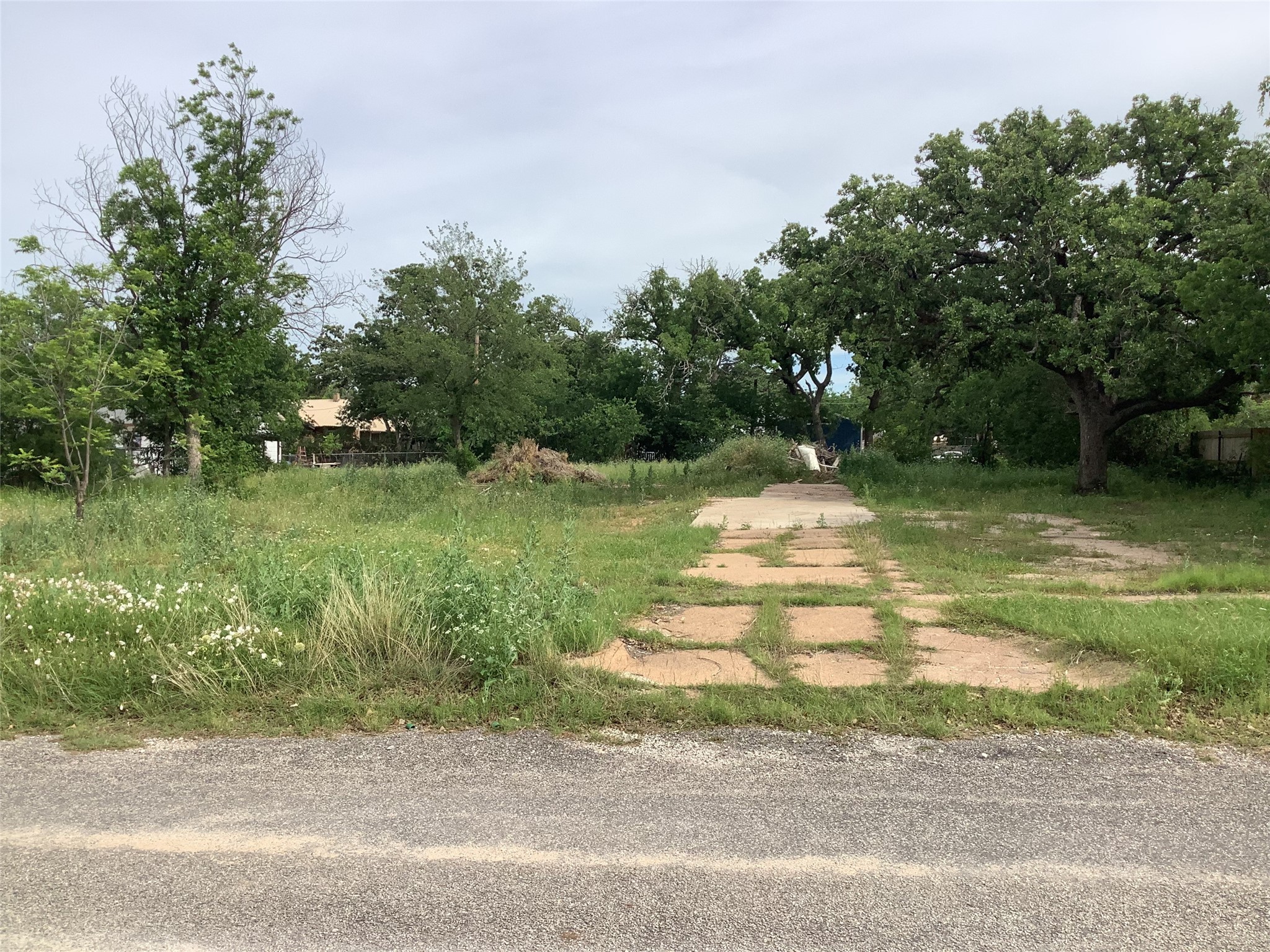 1007 W 12th Street Cisco TX 76437