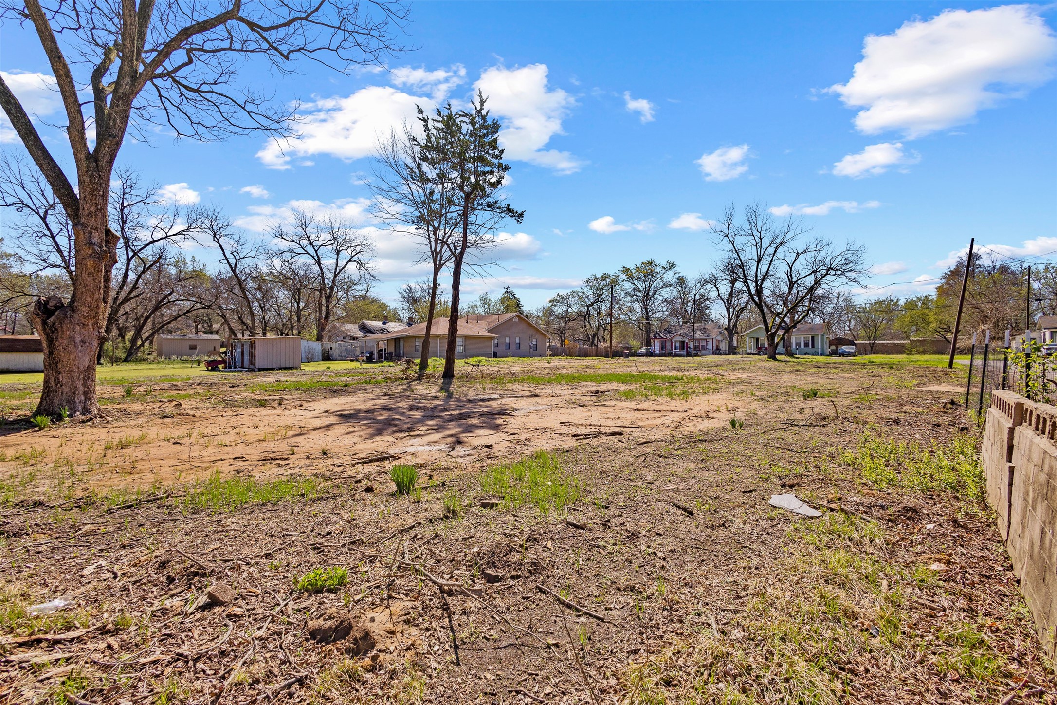 705 E Cherry Street Paris TX 75460