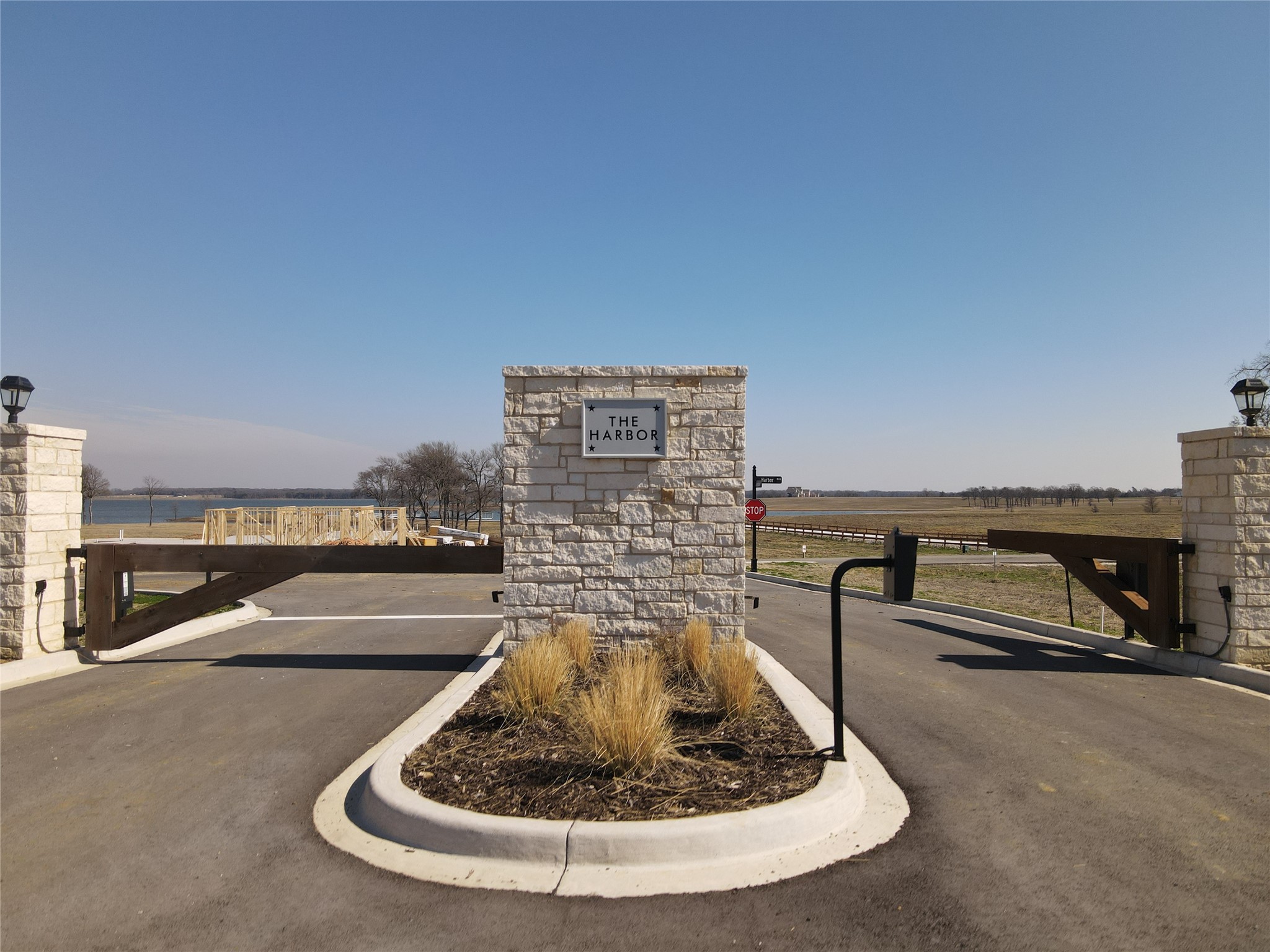 552 Lakeshore Lane Windom TX 75492