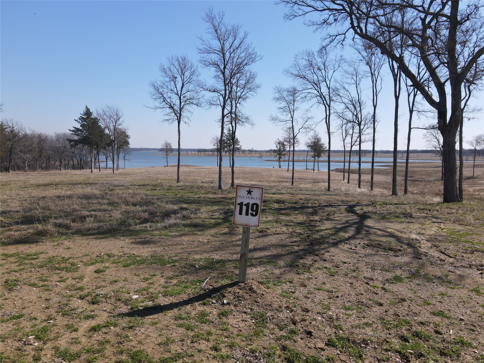 552 Lakeshore Lane Windom TX 75492