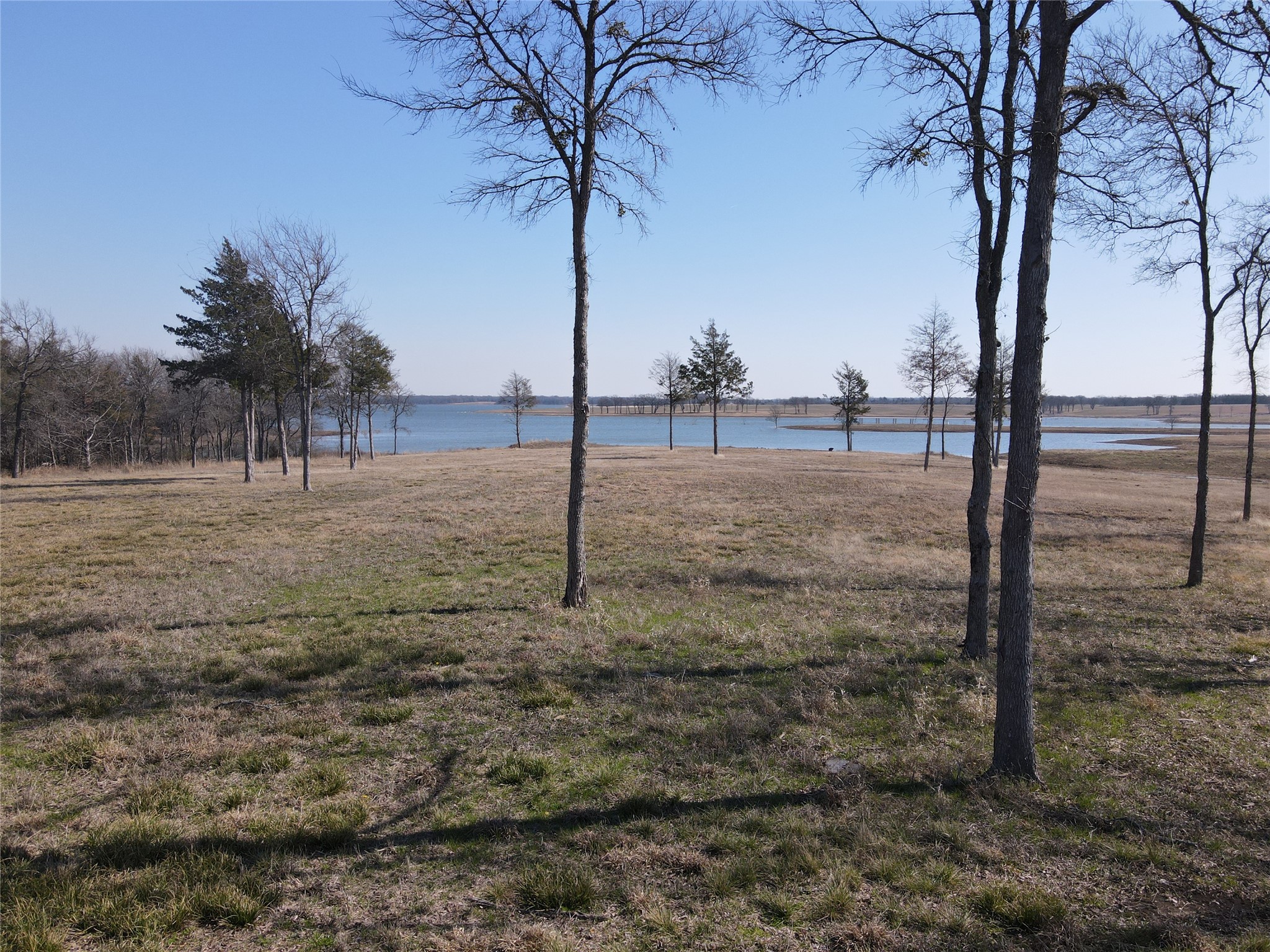 552 Lakeshore Lane Windom TX 75492
