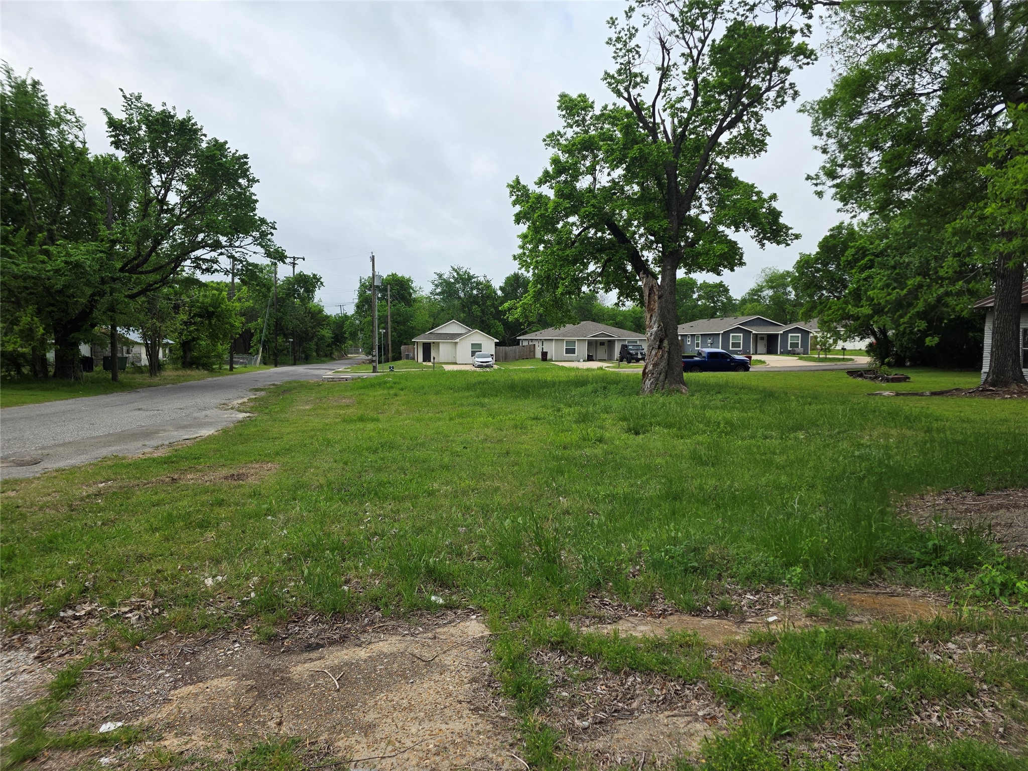 619 E 3rd Street Bonham TX 75418