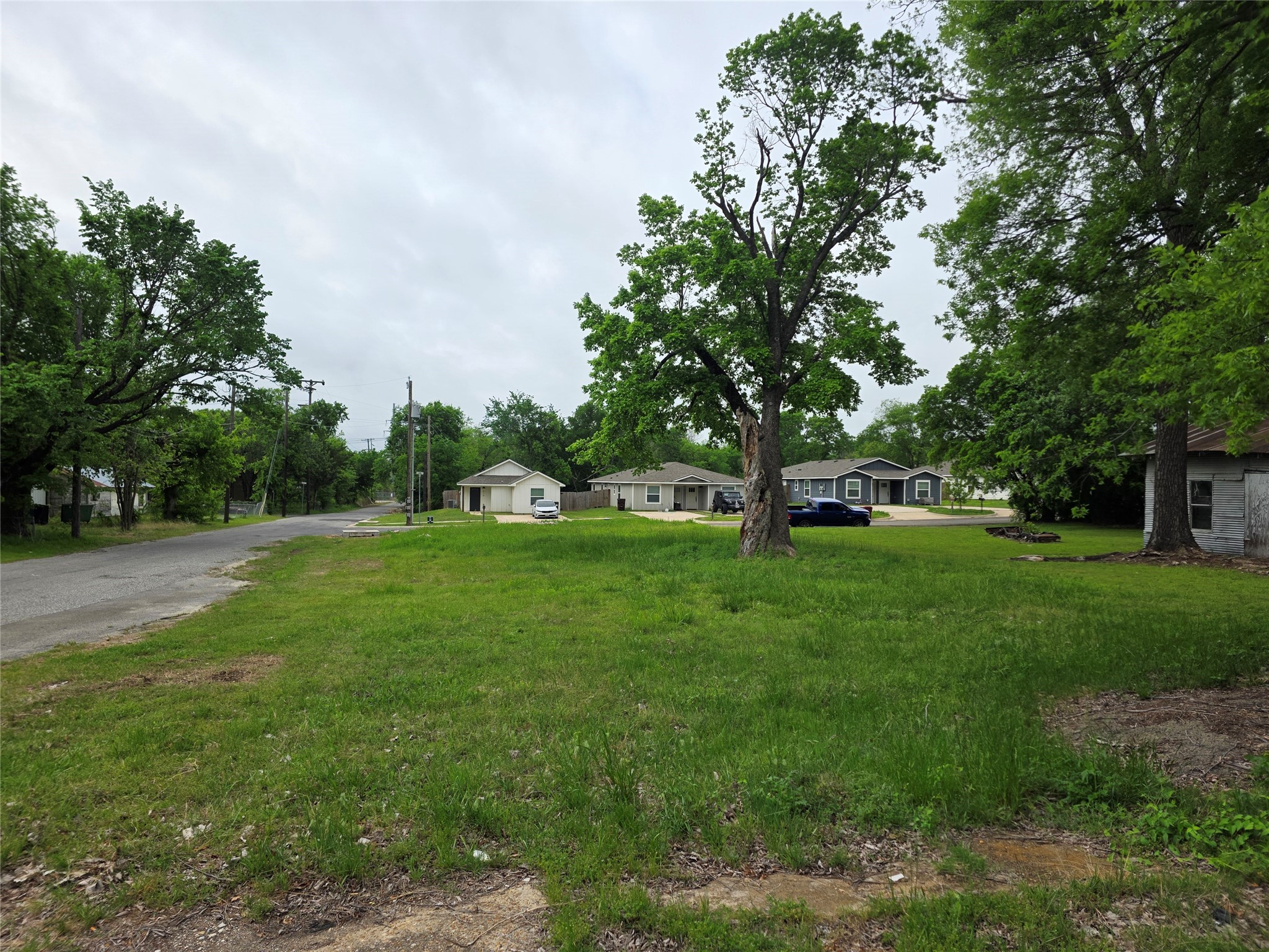 619 E 3rd Street Bonham TX 75418