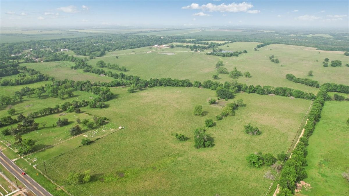 Tbd N Fm 100 Honey Grove TX 75446