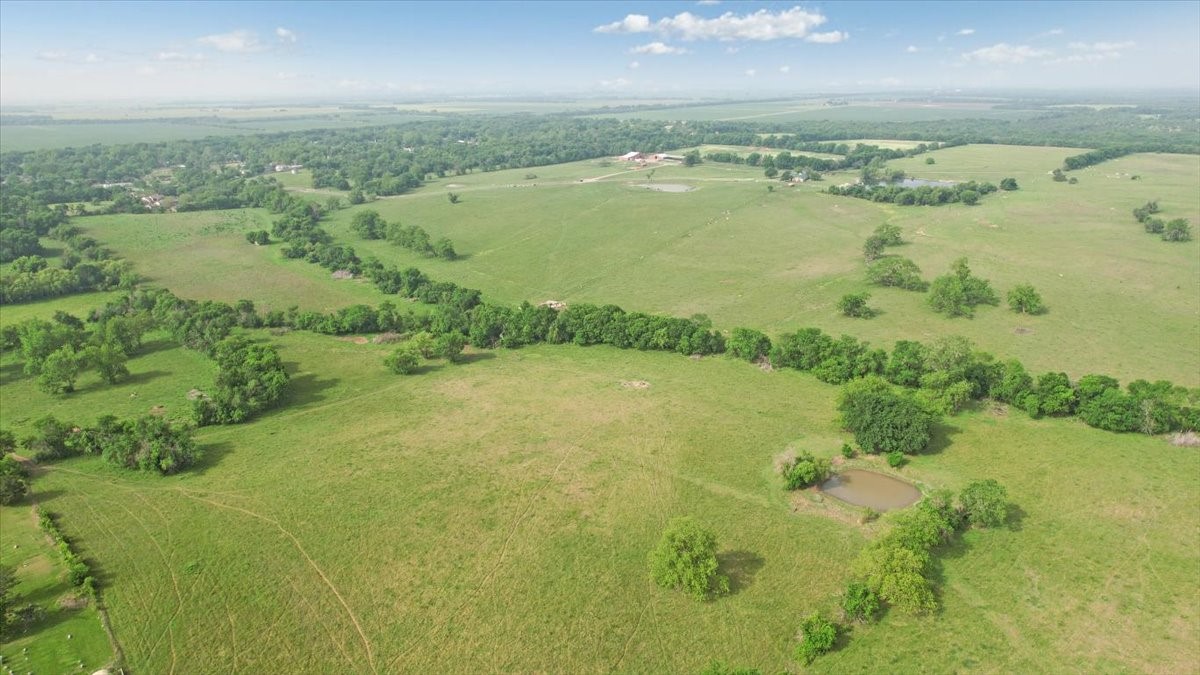 Tbd N Fm 100 Honey Grove TX 75446
