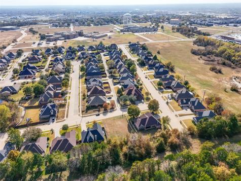 1607 Moreland Drive Sherman TX 75090