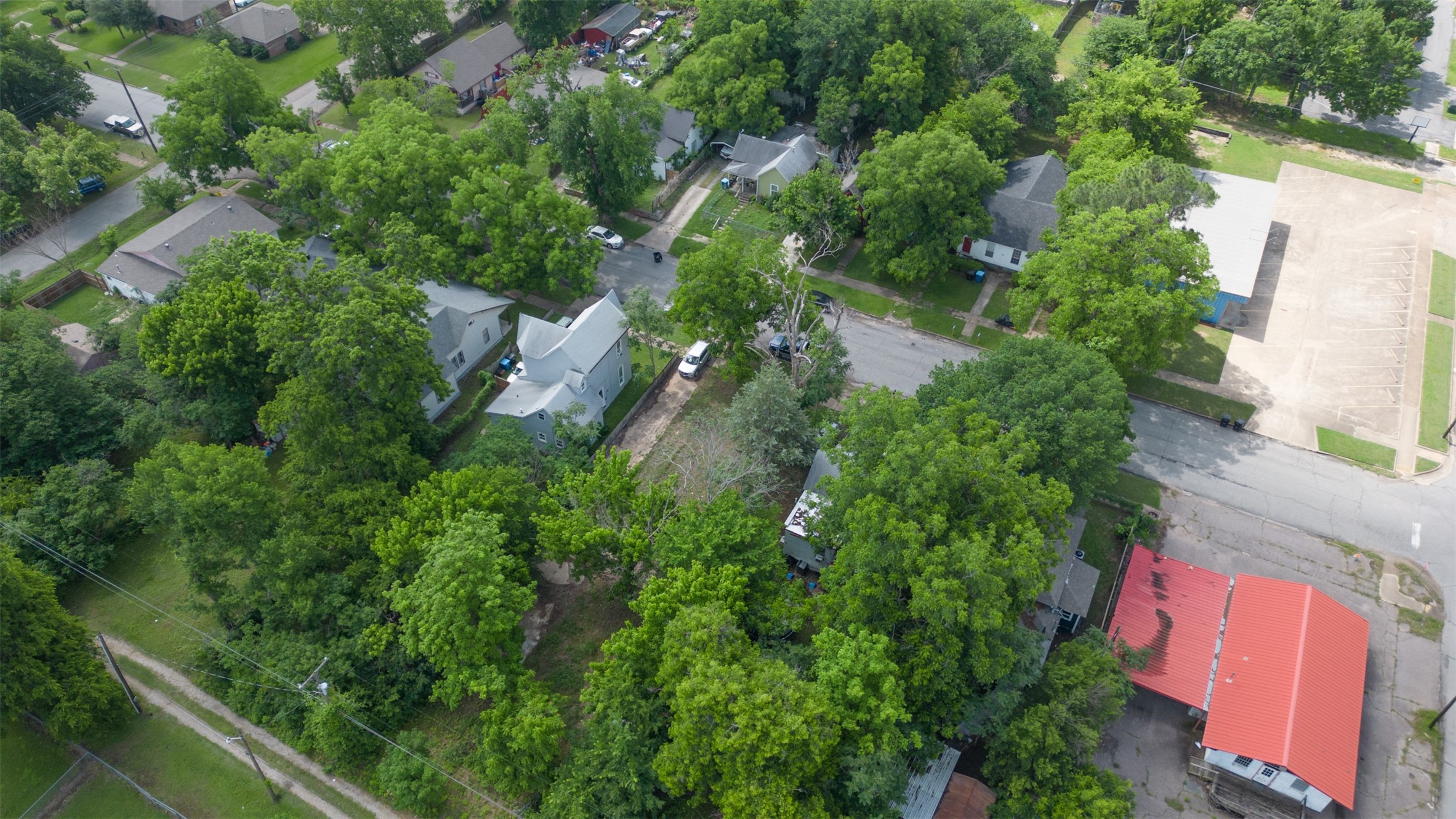 717 W Day Street Denison TX 75020