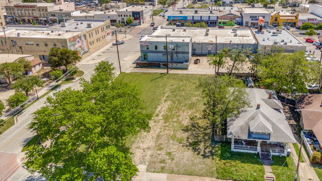 404 Sunset Avenue Dallas TX 75208