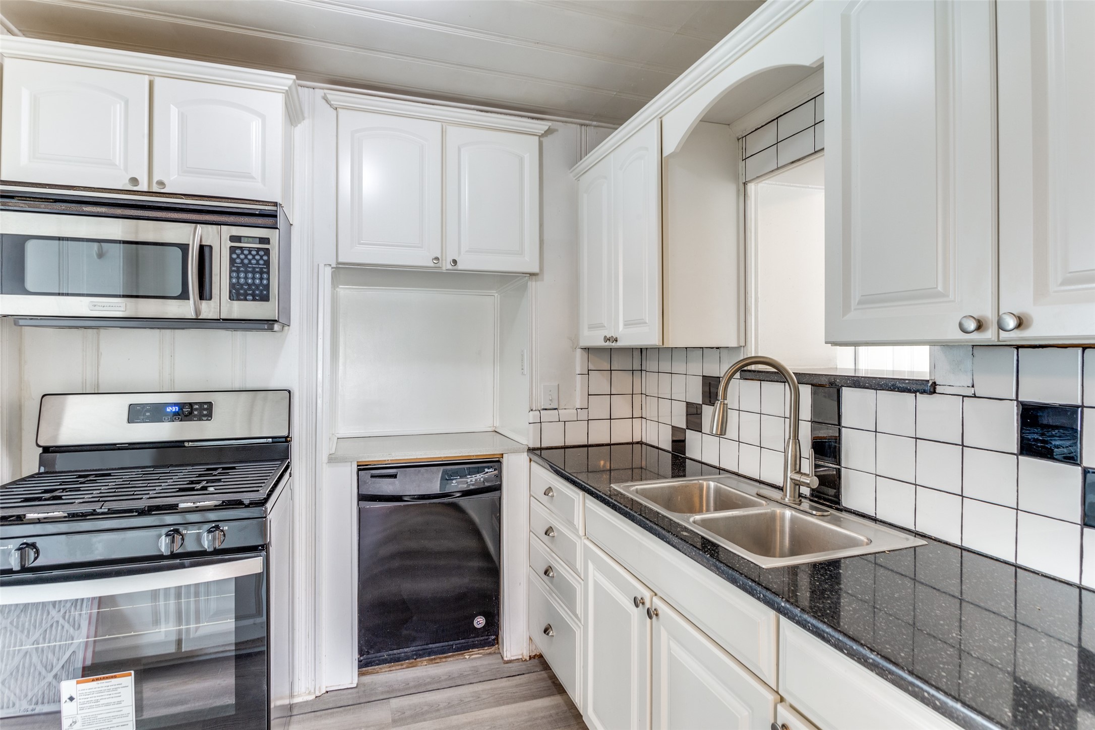 4812 Calmont Avenue Fort Worth TX 76107