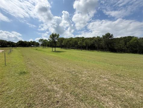 401 Meandering Way Corsicana TX 75109