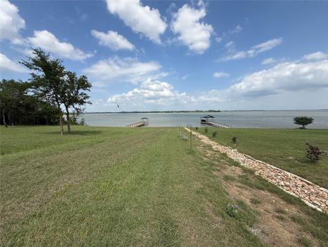 401 Meandering Way Corsicana TX 75109