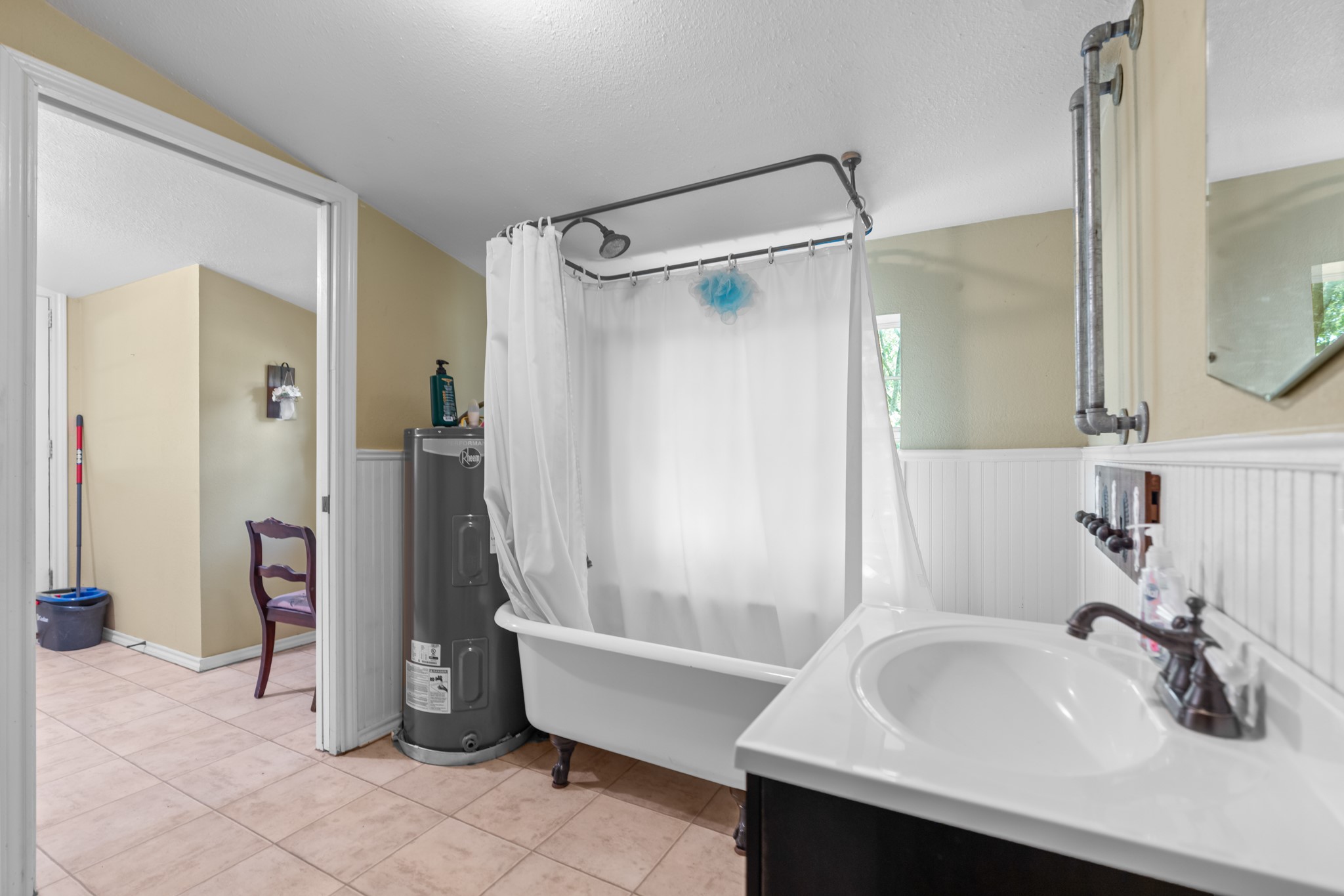 1355 N Houston Street Lorena TX 76655