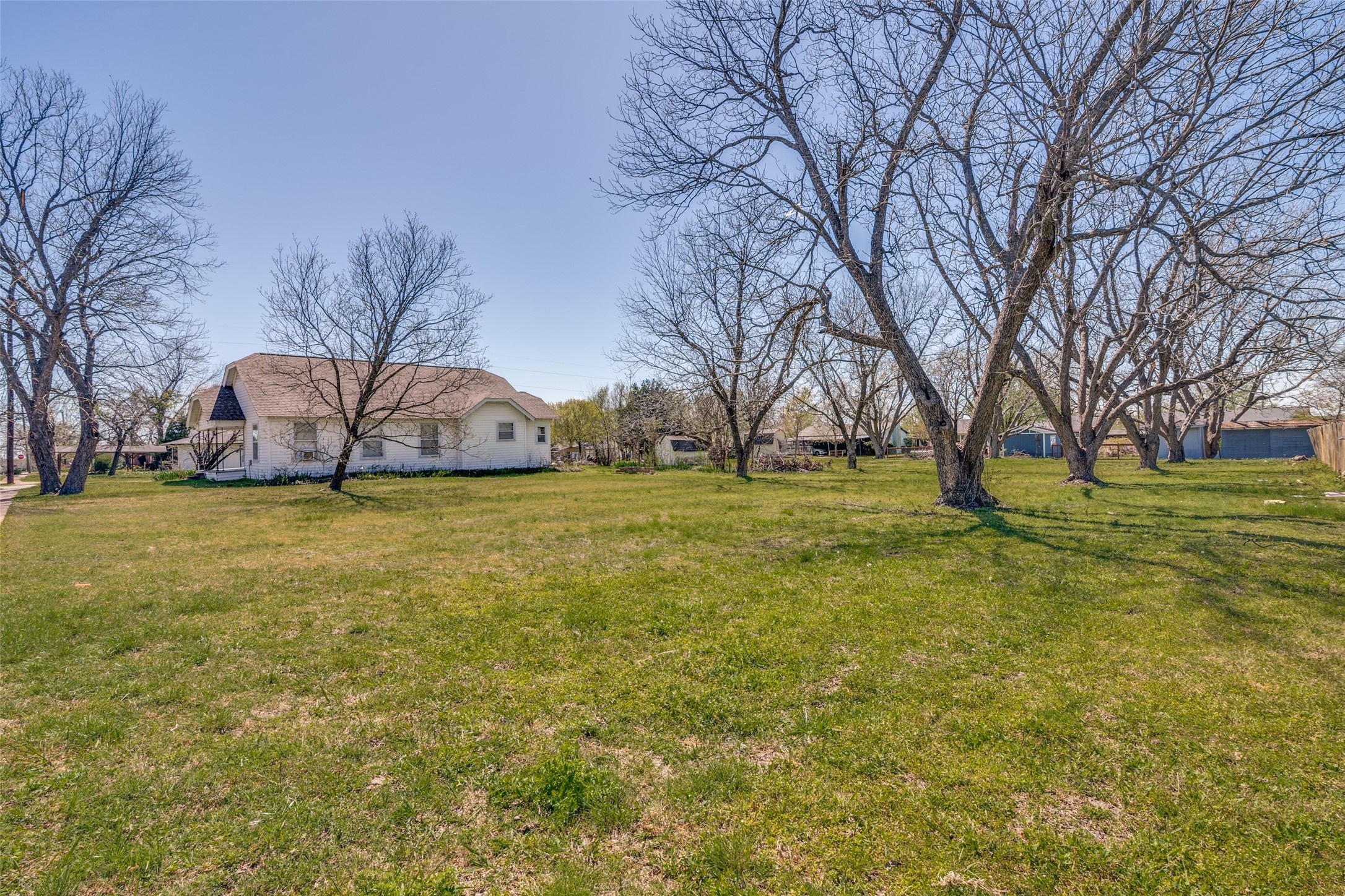 1107 N Houston Royse City TX 75189
