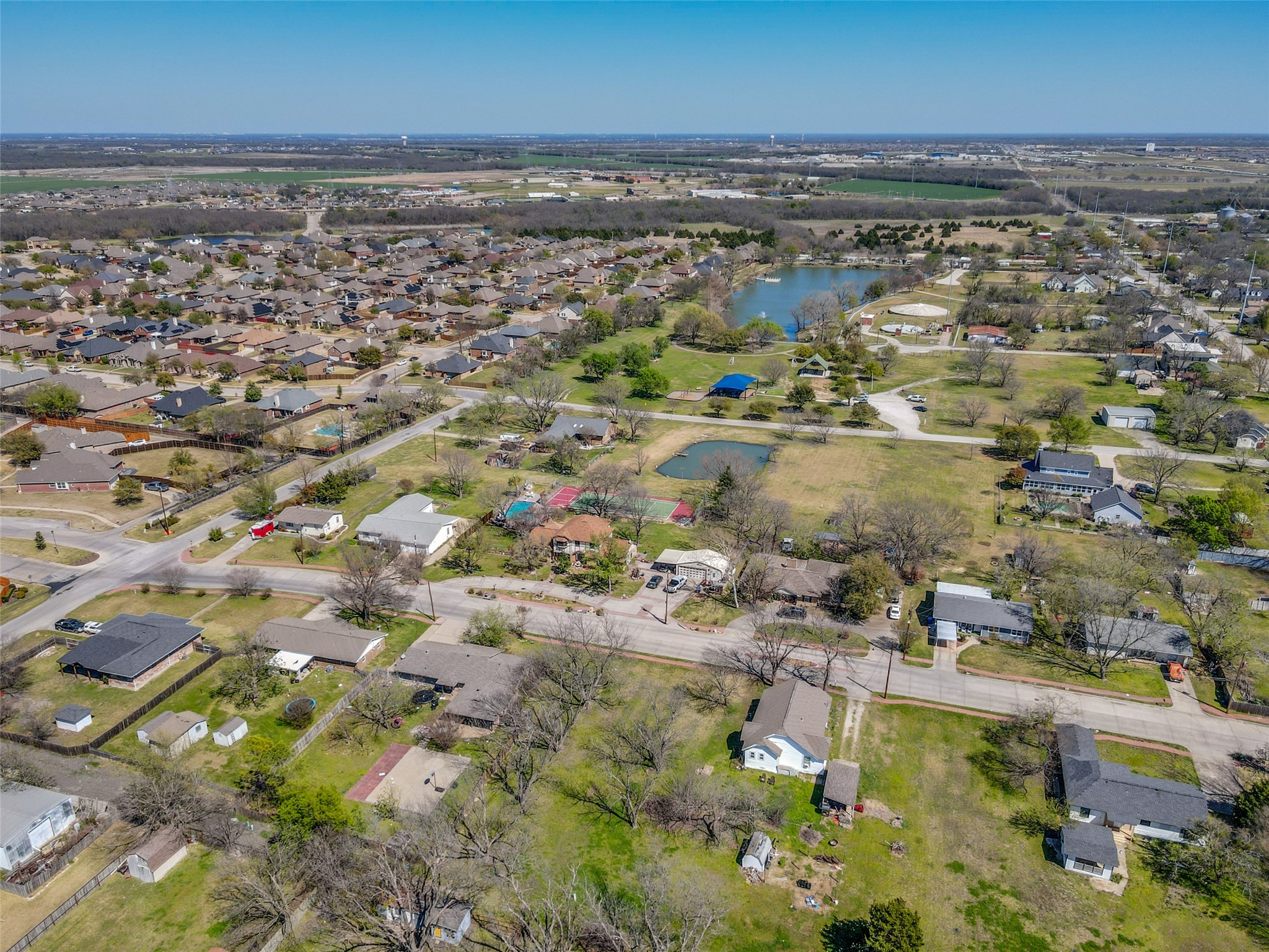 1107 N Houston Royse City TX 75189