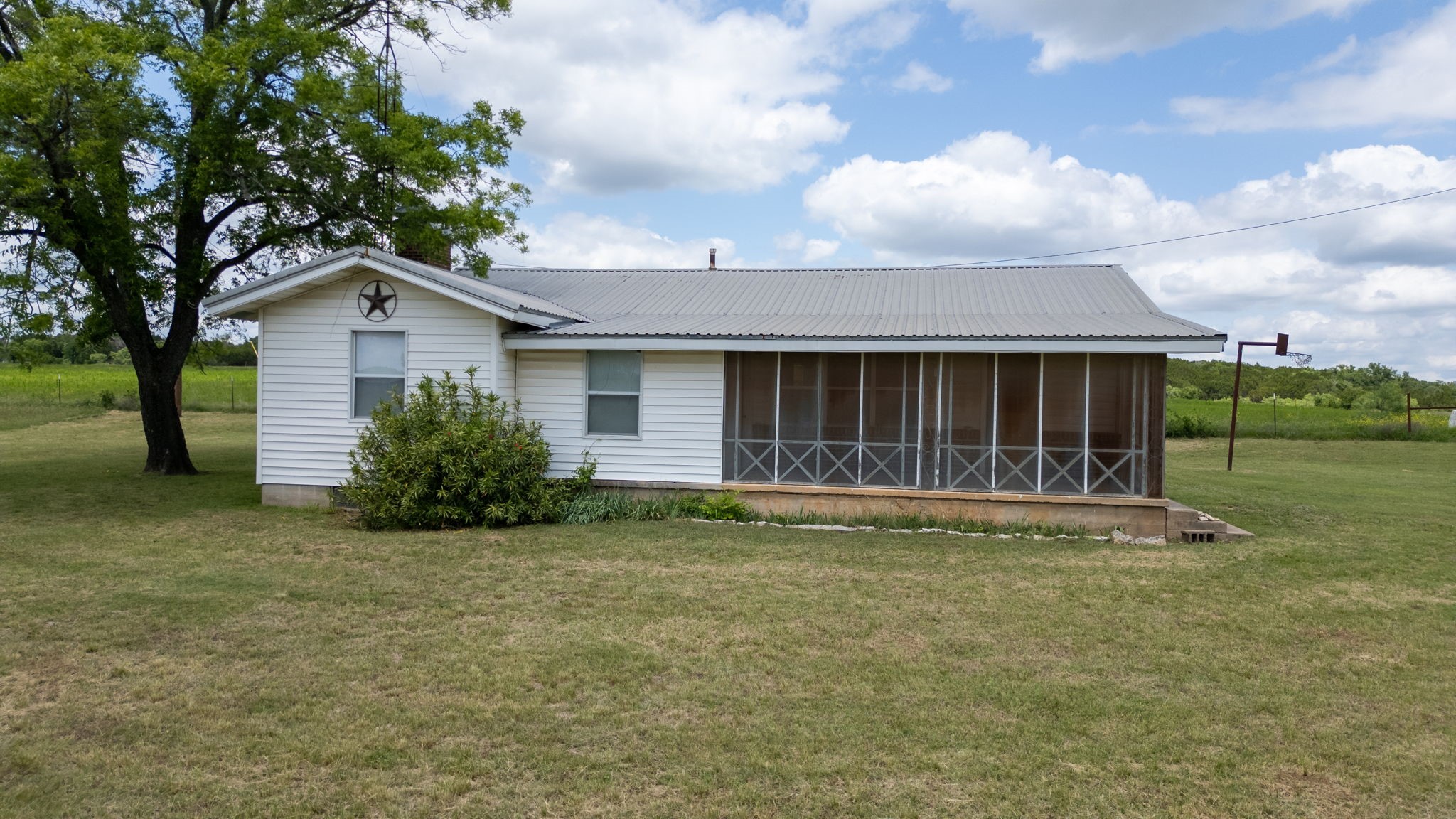 1233 County Road 434 Hamilton TX 76531