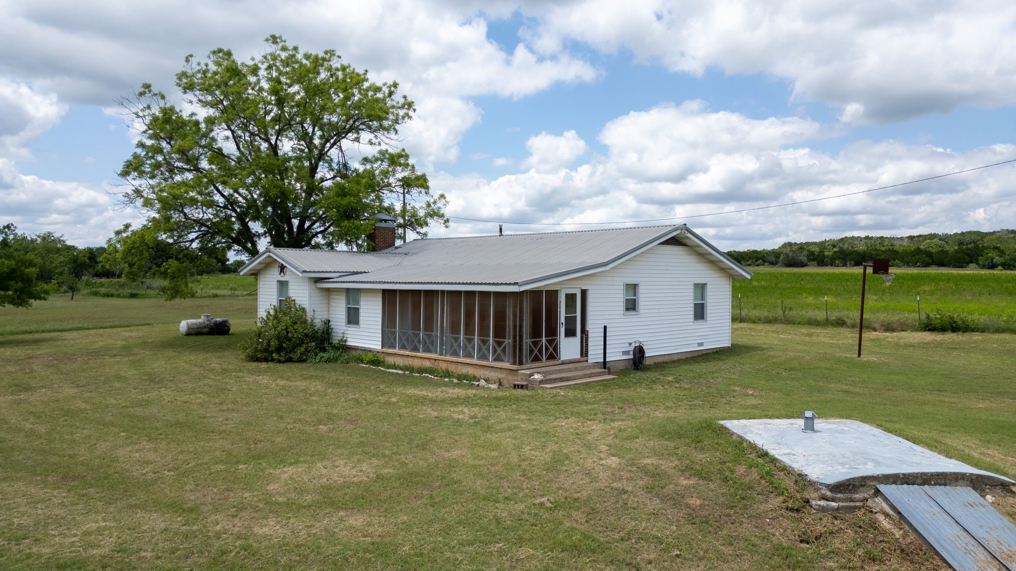 1233 County Road 434 Hamilton TX 76531