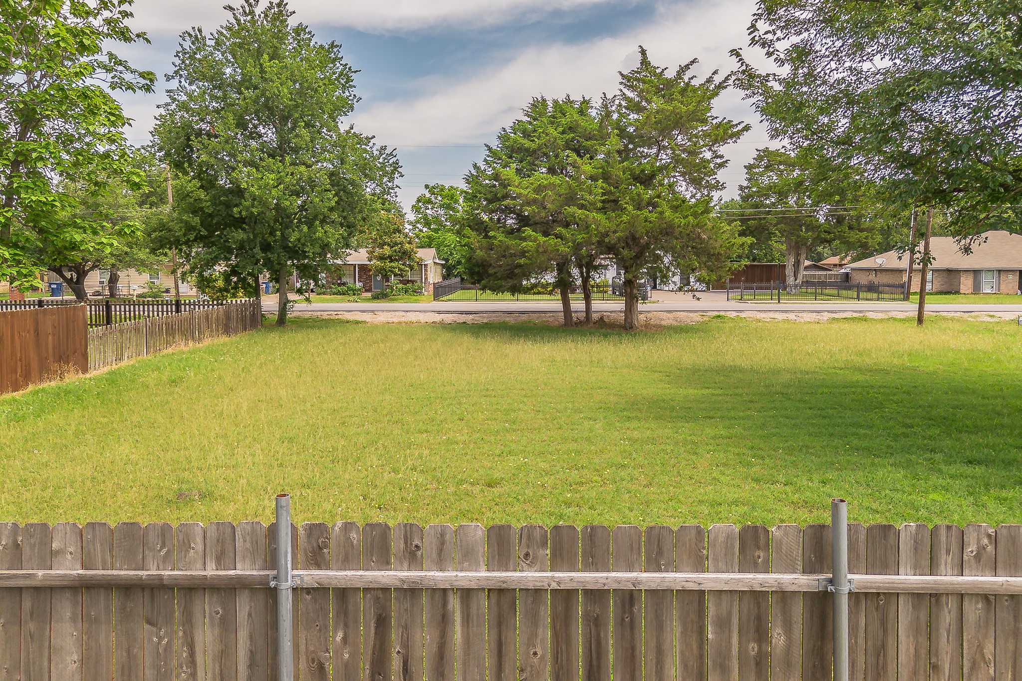 816 Balkan Drive Lancaster TX 75134