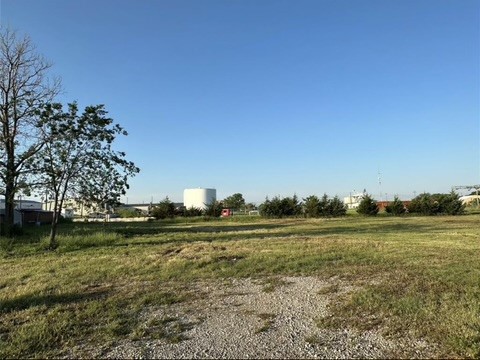 521 W Oak Street Gunter TX 75058