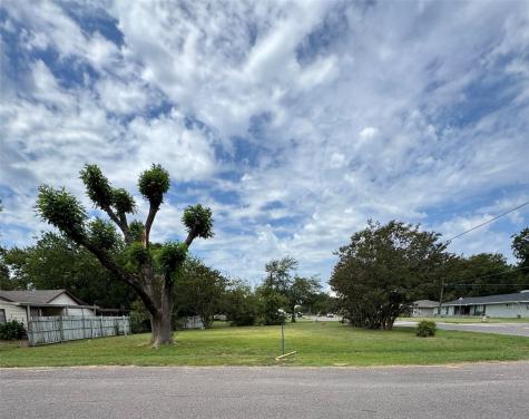 1913 N Main Street Bonham TX 75418