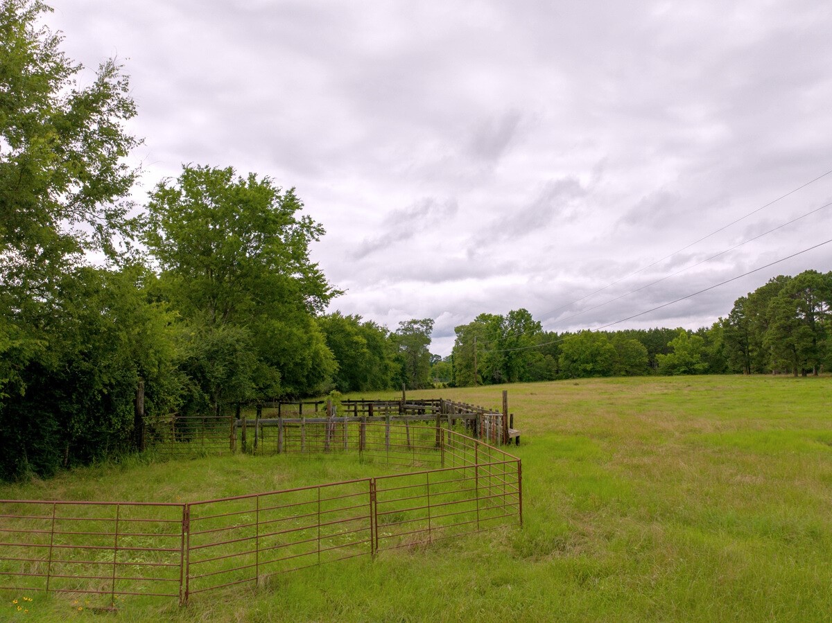 1 Fm 323 Elkhart TX 75839