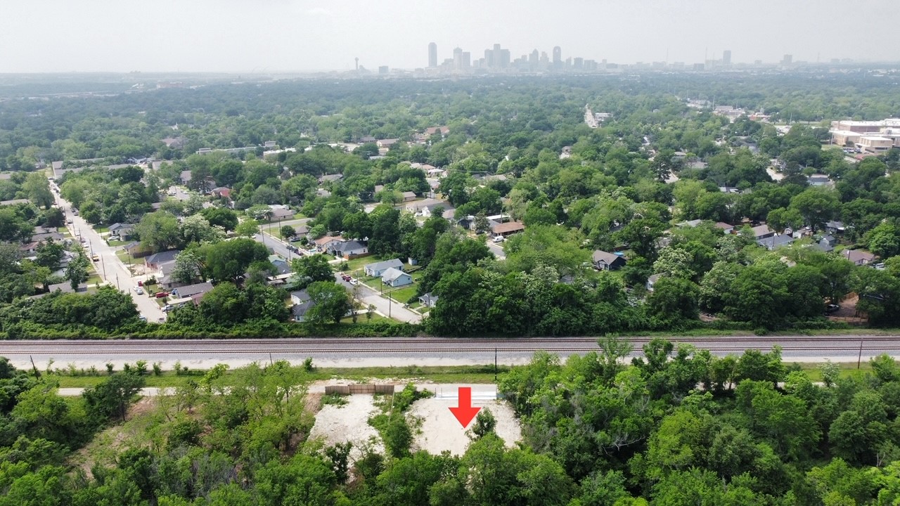 5334 Railroad Avenue Dallas TX 75215