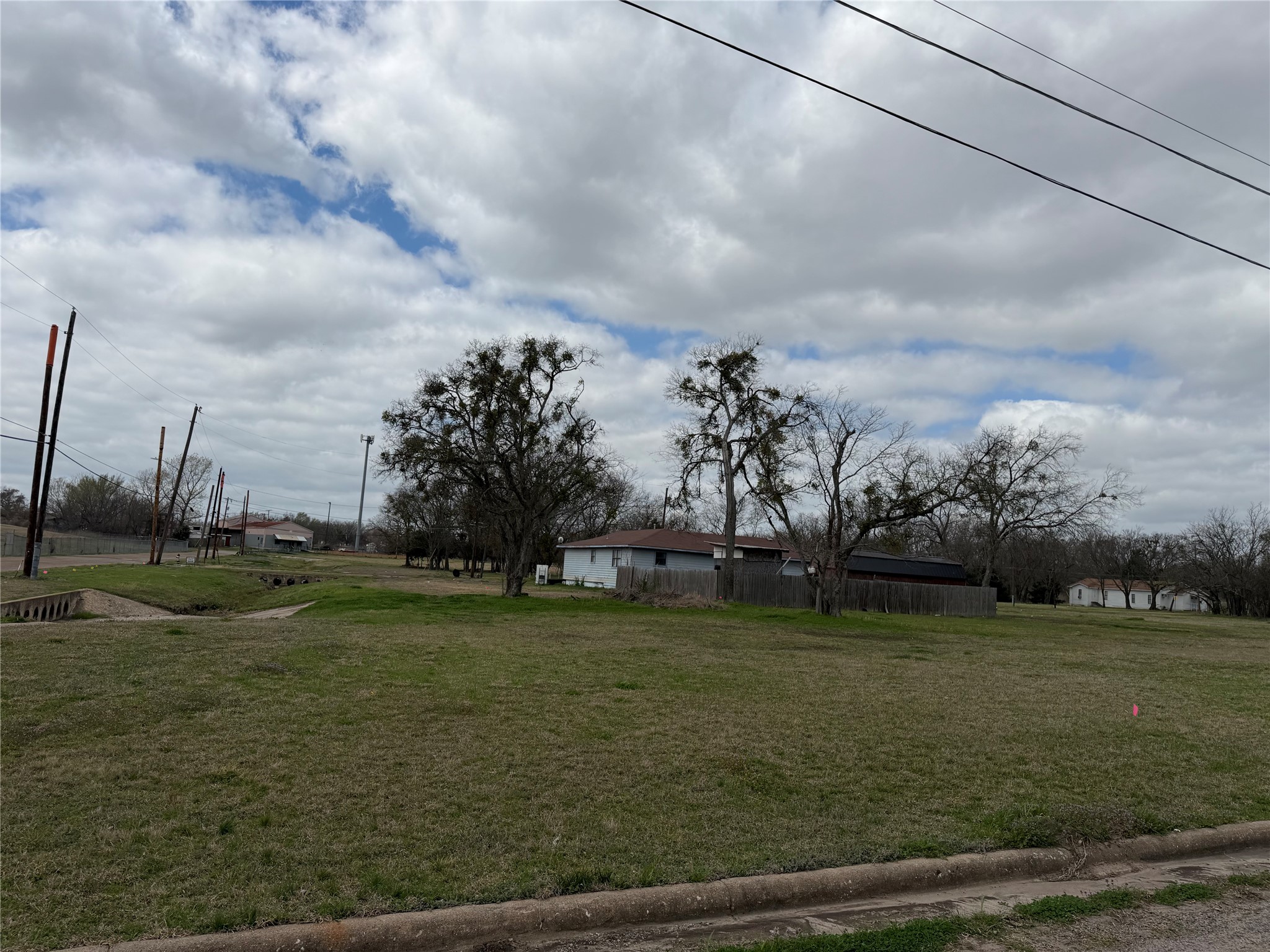 102 Johnson Street Commerce TX 75428