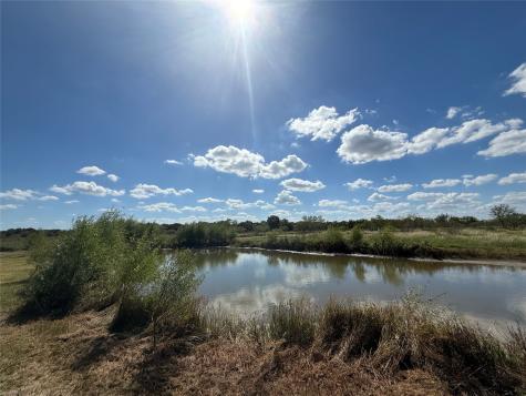 6032 NW County Road 1300 Barry TX 75102