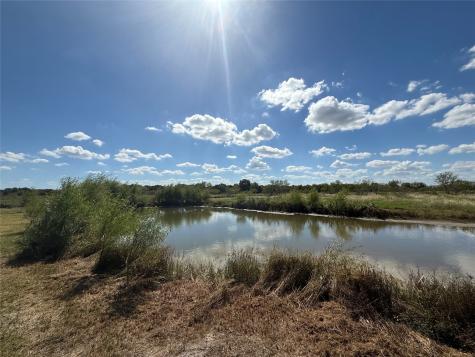 6032 NW County Road 1300 Barry TX 75102