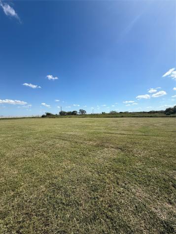 6032 NW County Road 1300 Barry TX 75102