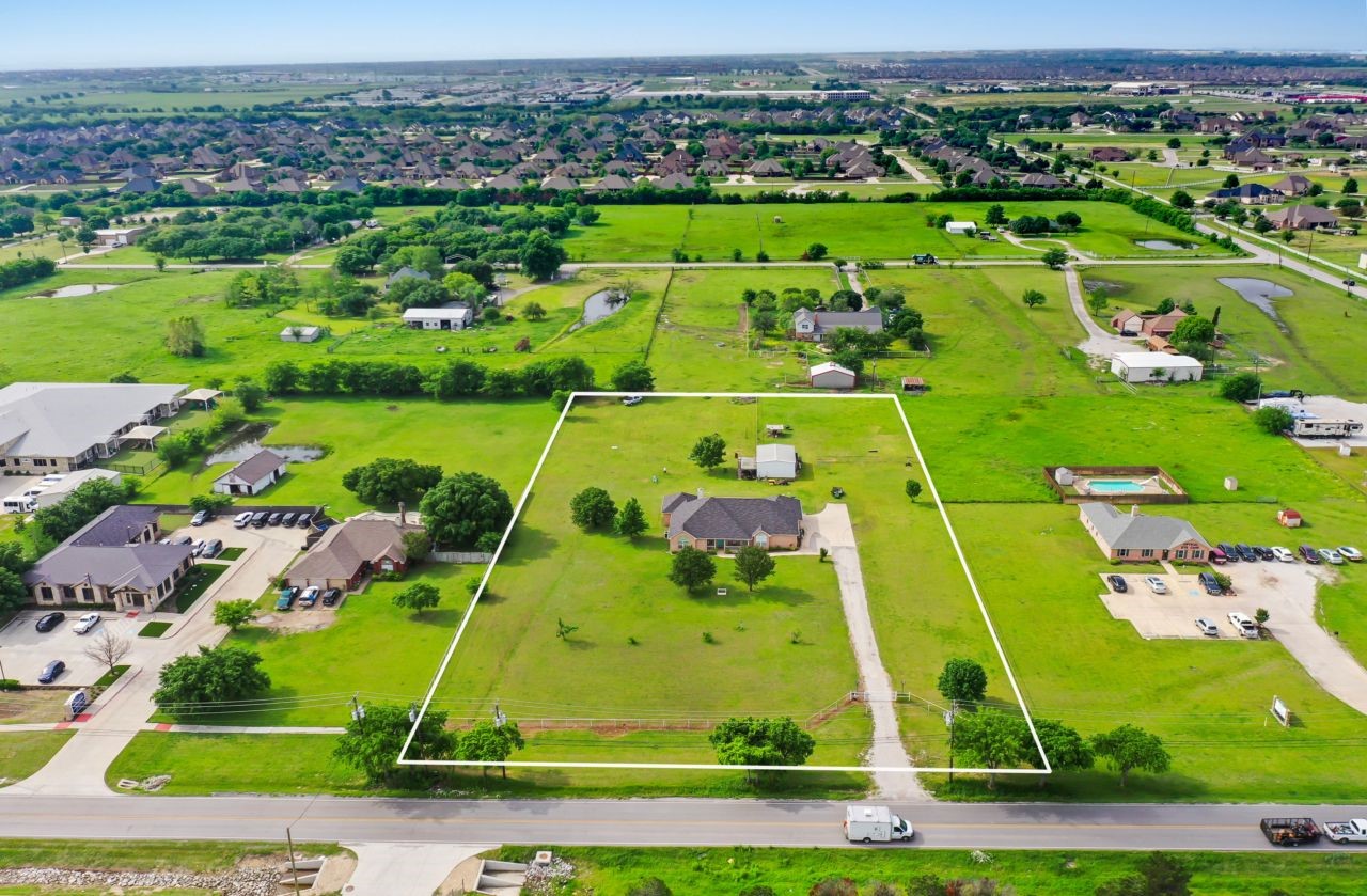 1425 Avondale Haslet Road Fort Worth TX 76052