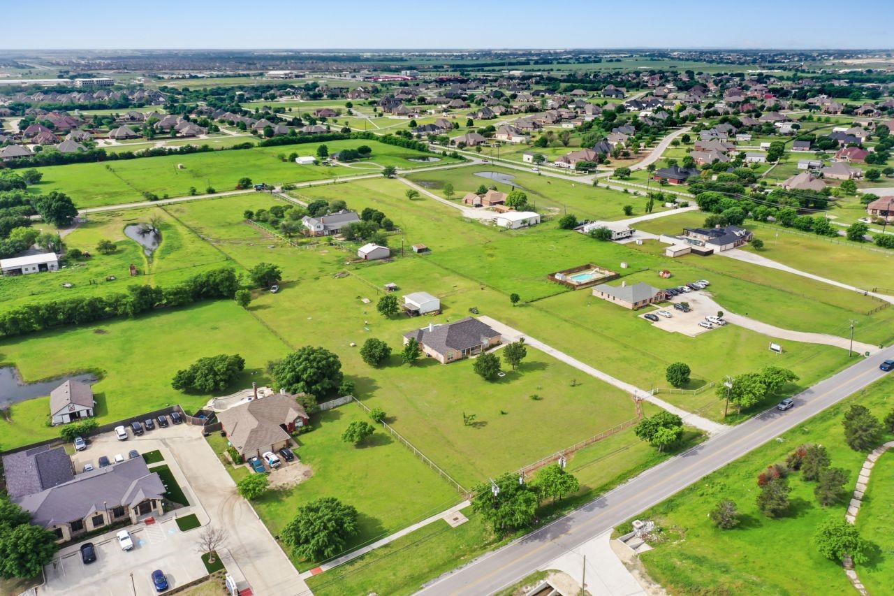 1425 Avondale Haslet Road Fort Worth TX 76052