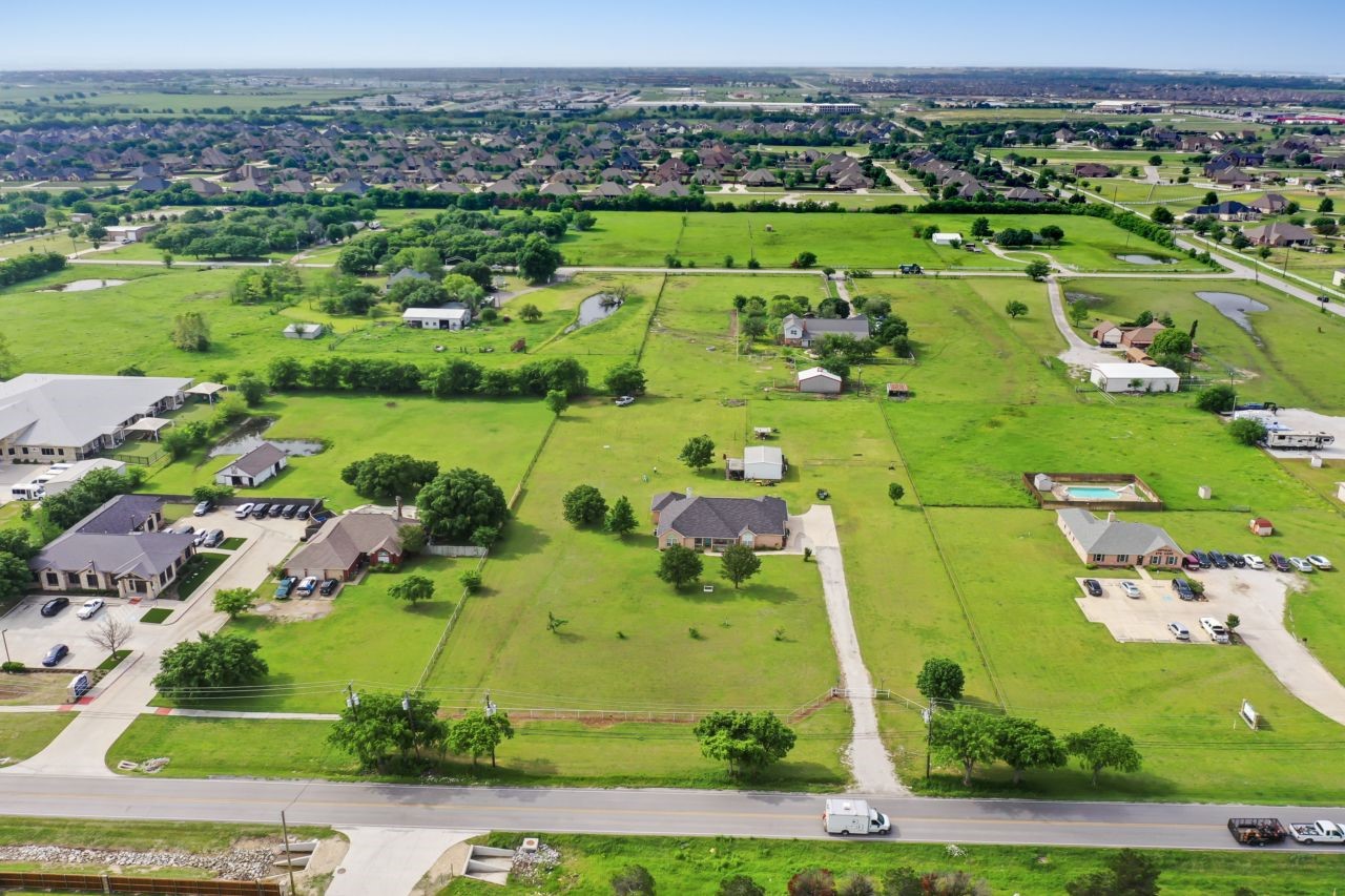 1425 Avondale Haslet Road Fort Worth TX 76052