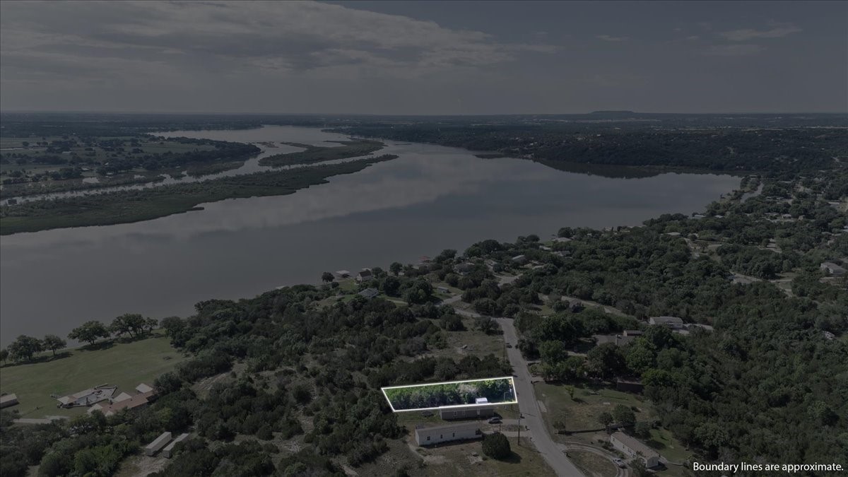 3008 Hilltop Court Granbury TX 76048