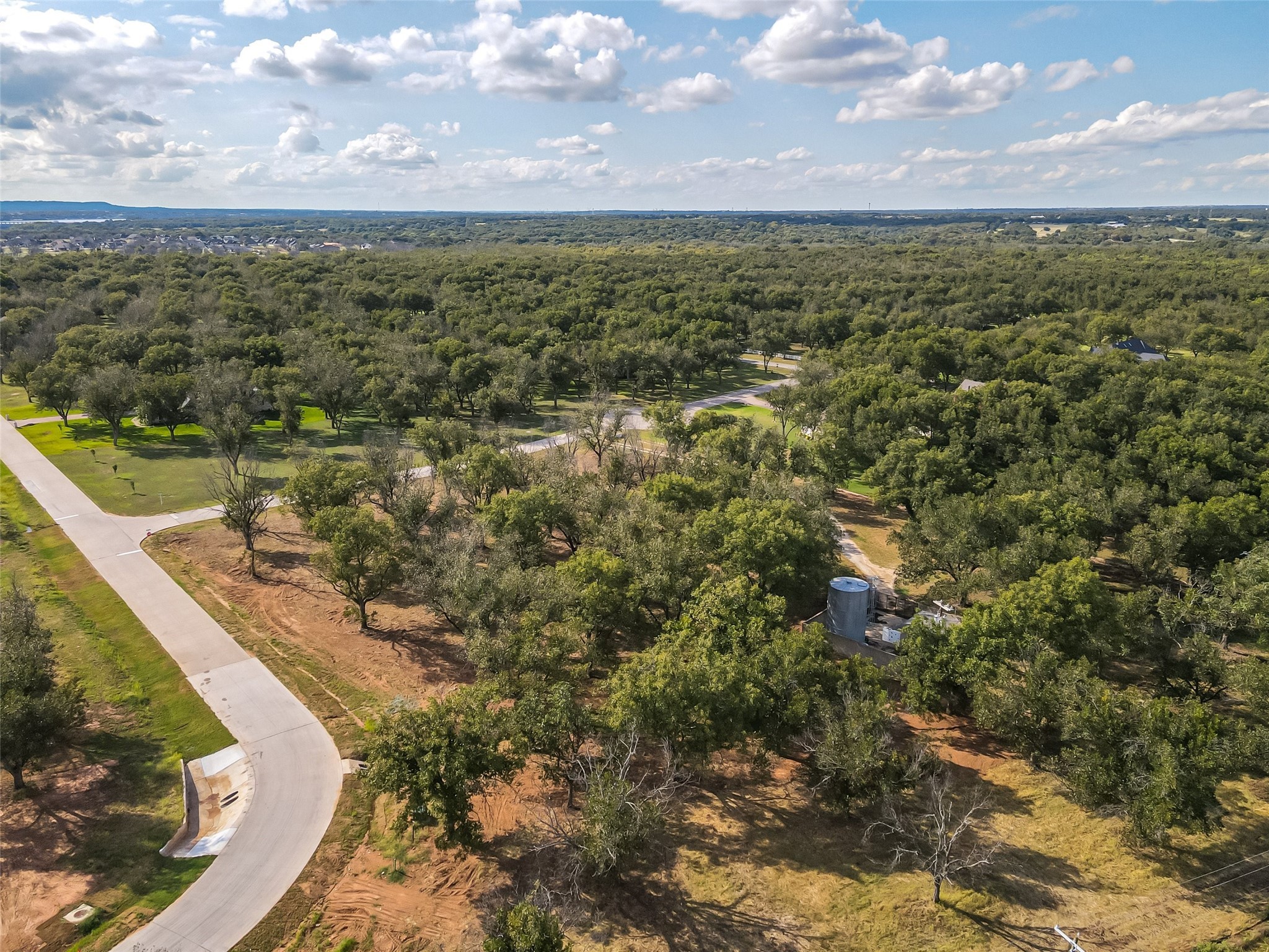 906 E Landings Drive Granbury TX 76049
