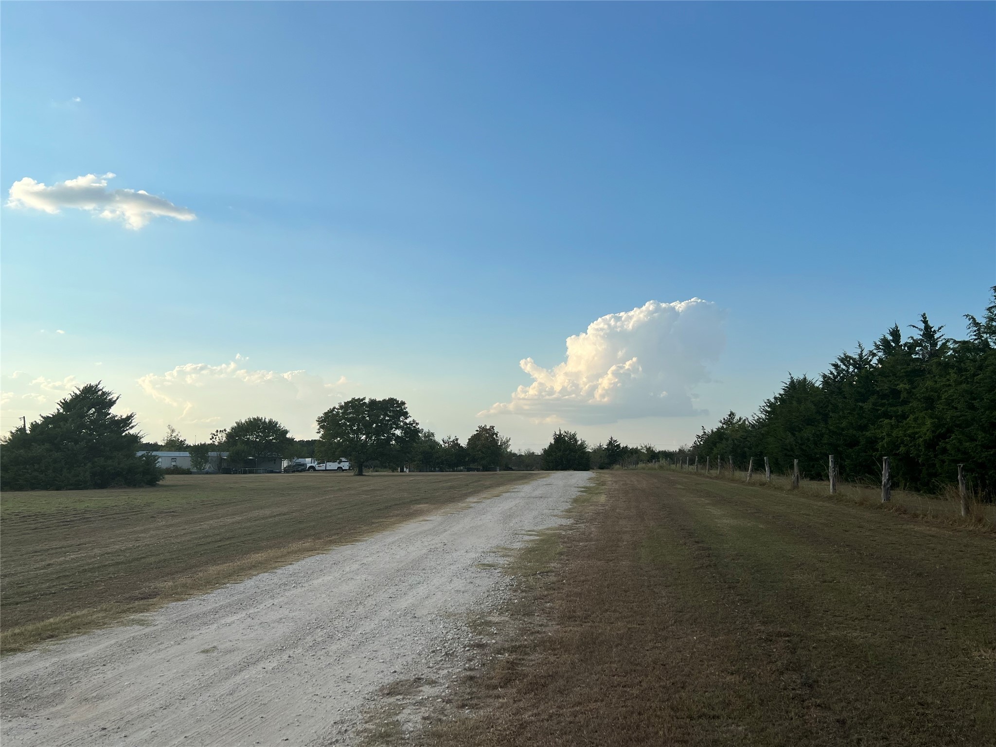 13762 SW Fm 639 Barry TX 75102