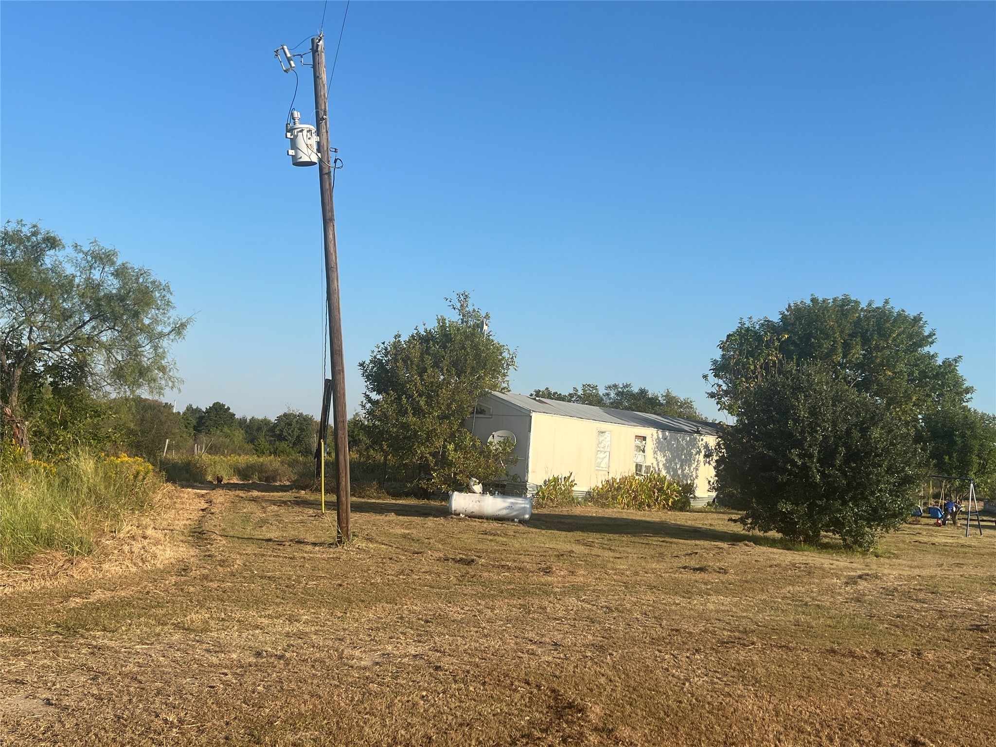13762 SW Fm 639 Barry TX 75102