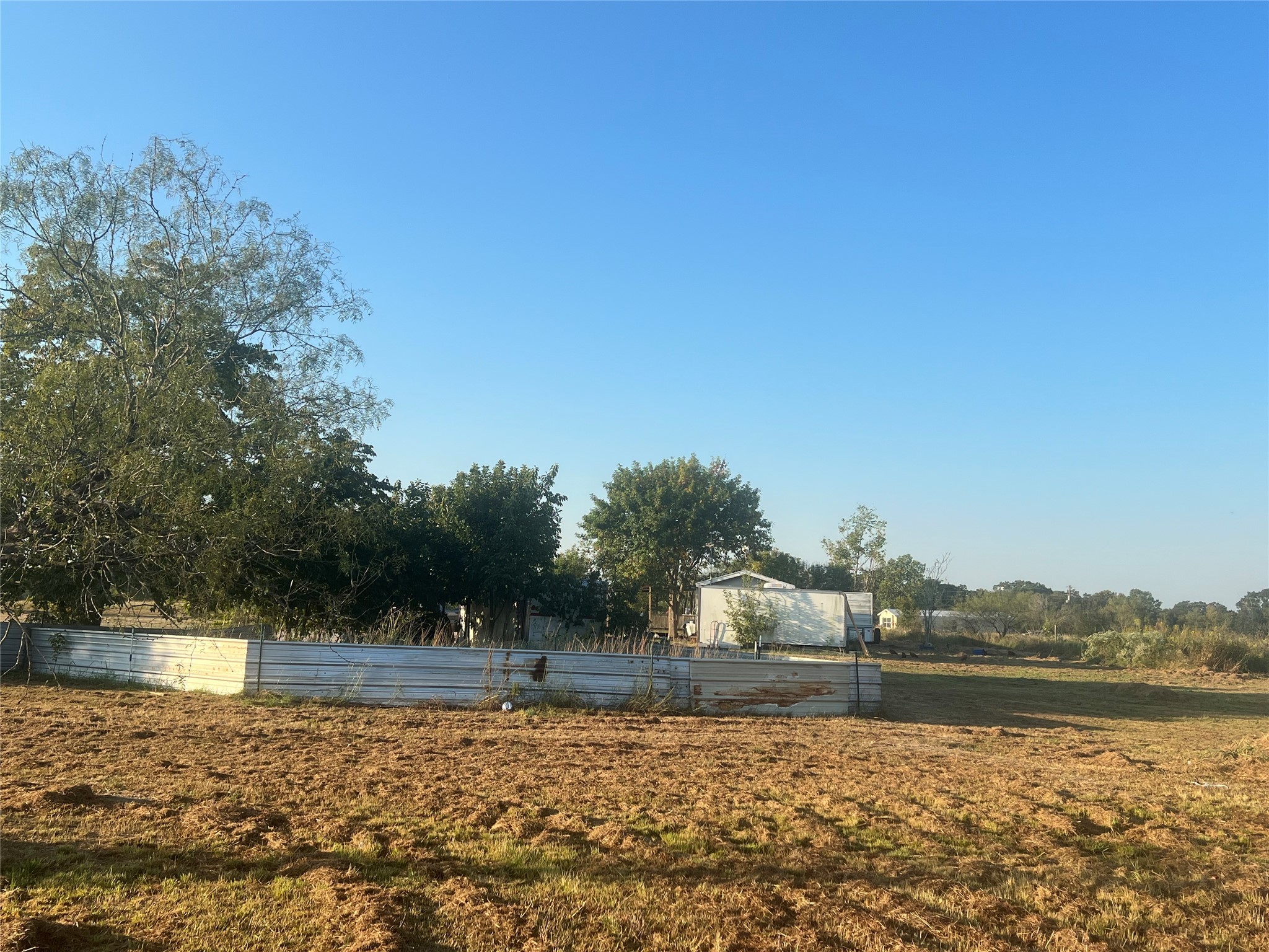 13762 SW Fm 639 Barry TX 75102