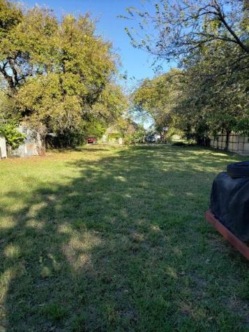 1226 E James Street Cleburne TX 76031