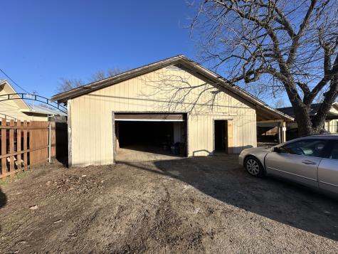 417 S Prairie Street Pilot Point TX 76258