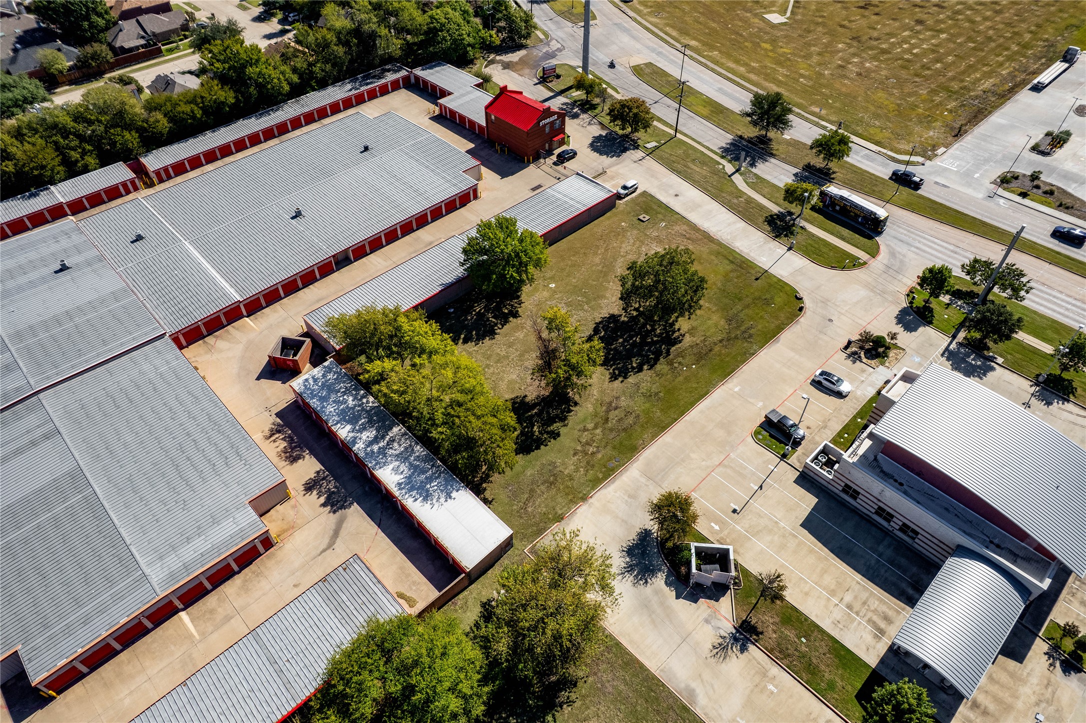 2401 Arapaho Road Garland TX 75044