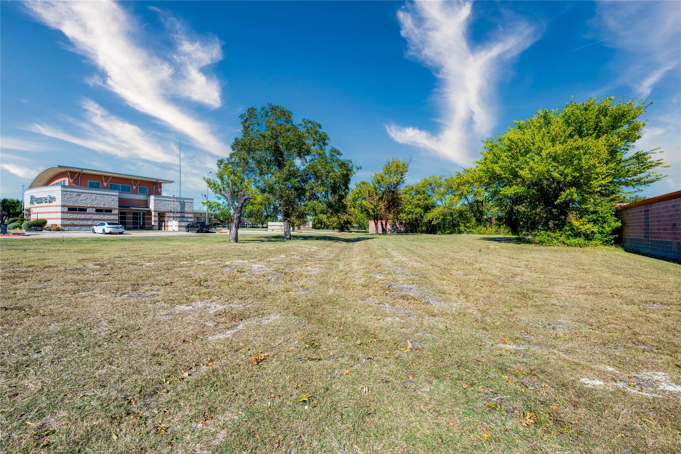 2401 Arapaho Road Garland TX 75044