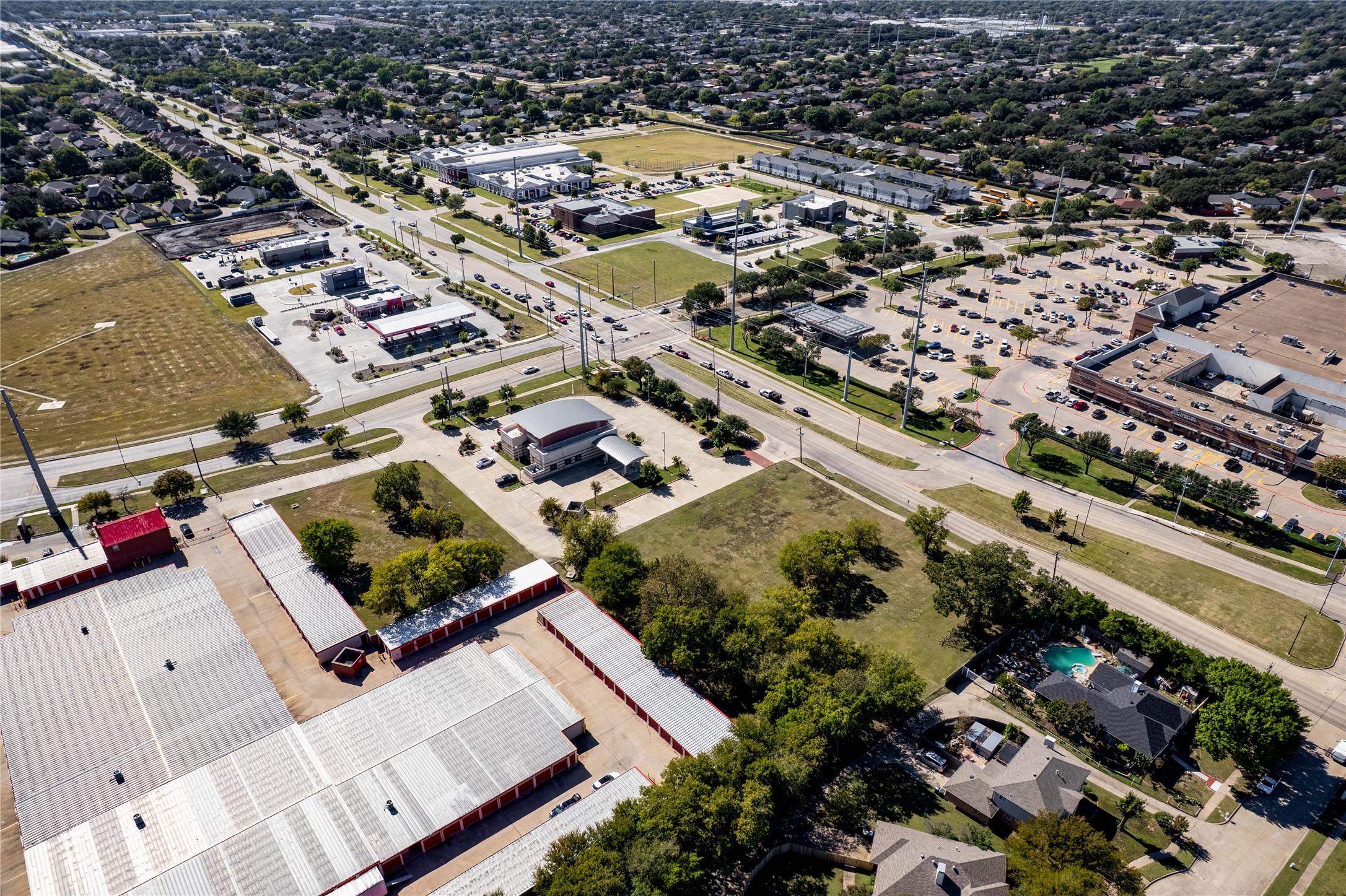 2401 Arapaho Road Garland TX 75044